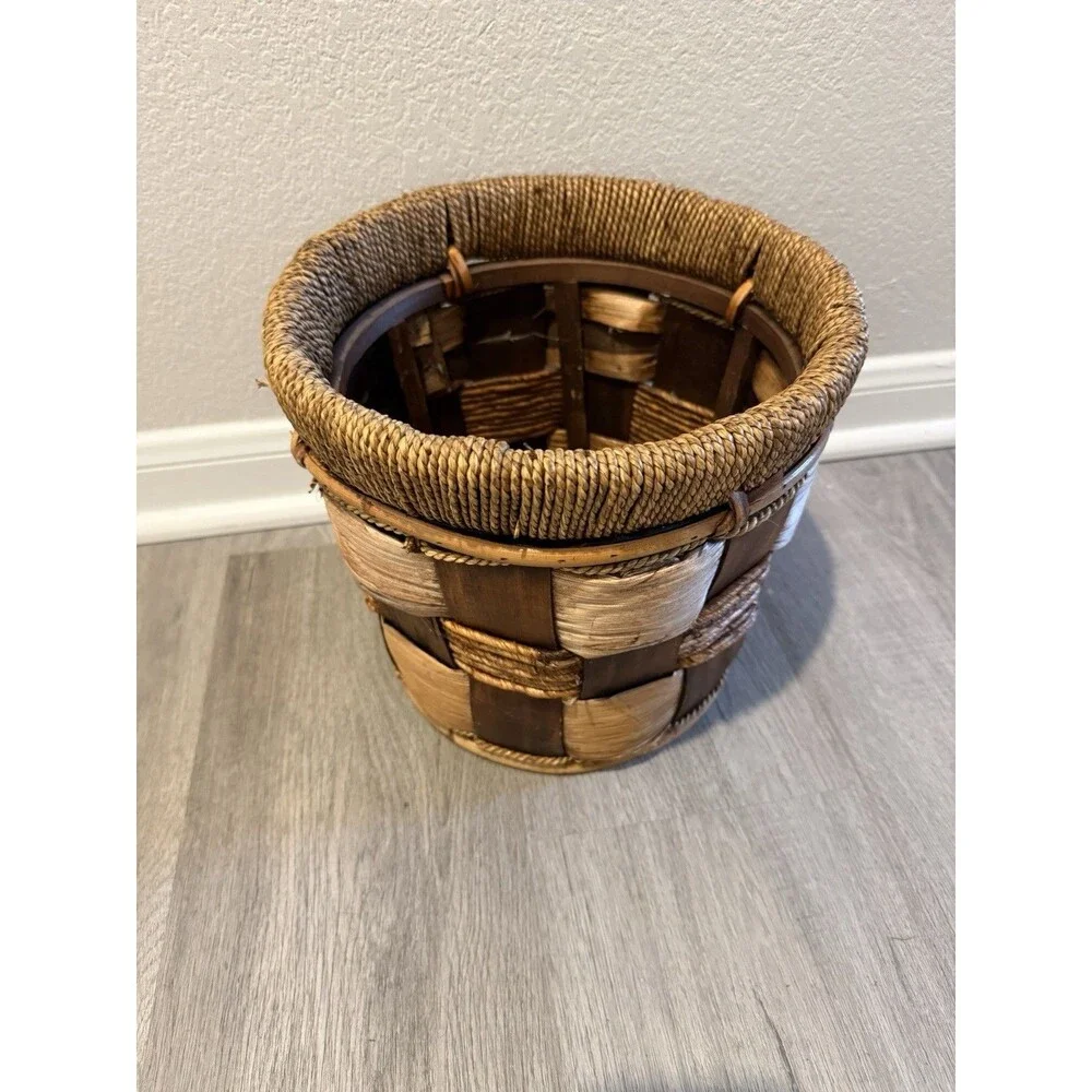 vintage 1970 woven boho rattan wicker planter basket, Excel Cond, Place A Bid.